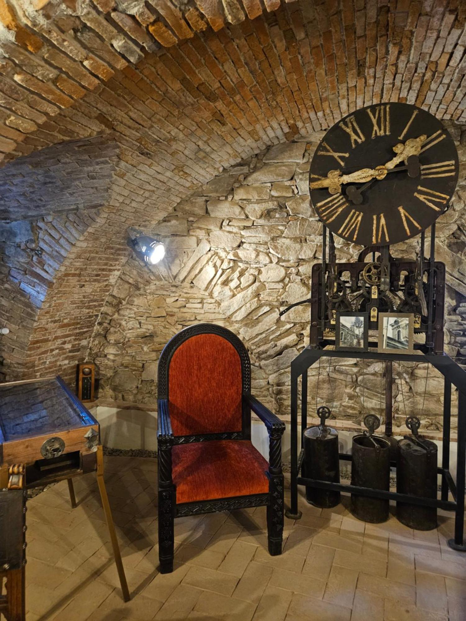 The Throne - M Museum Hotel Сигишоара Экстерьер фото