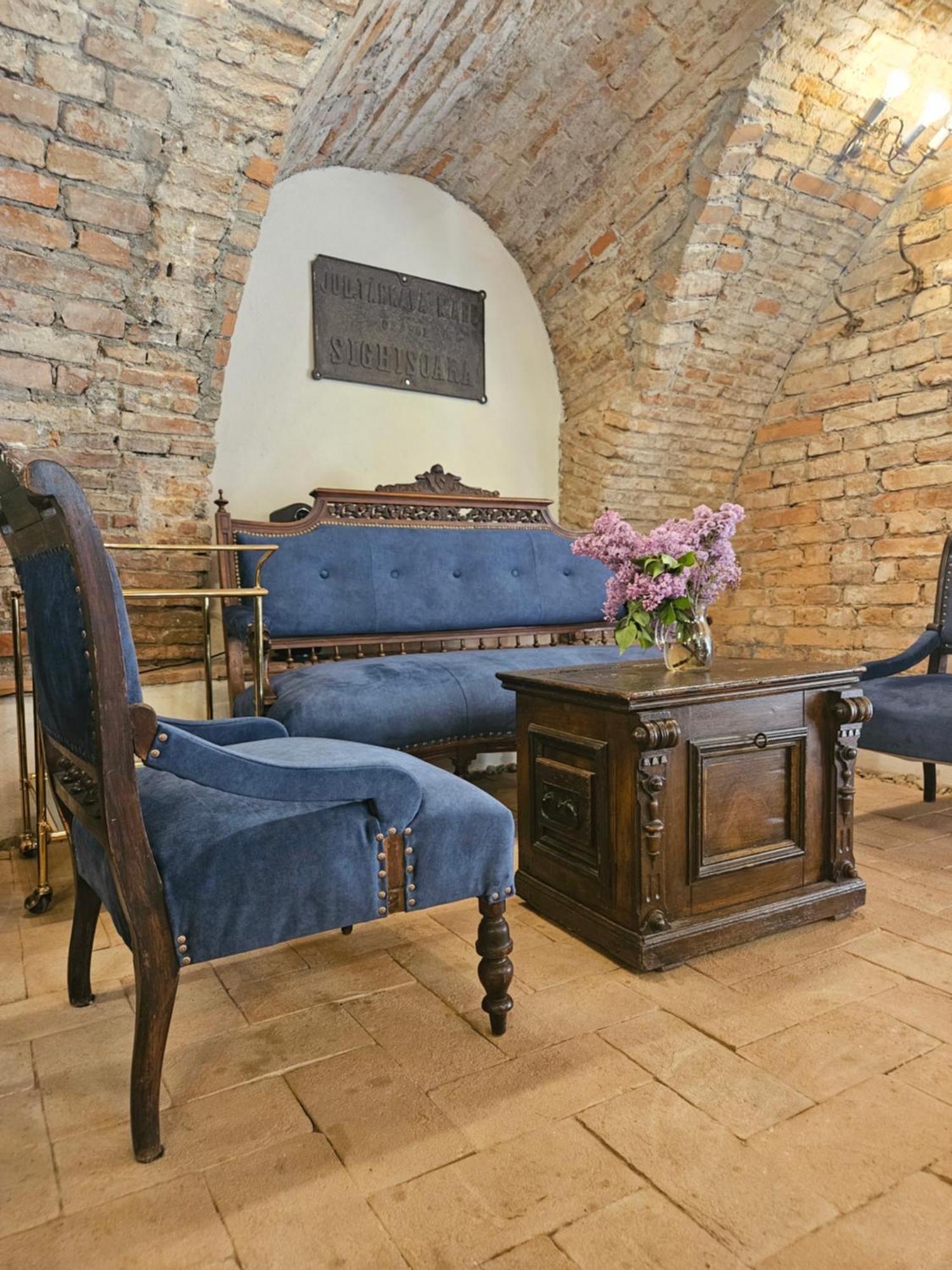 The Throne - M Museum Hotel Сигишоара Экстерьер фото