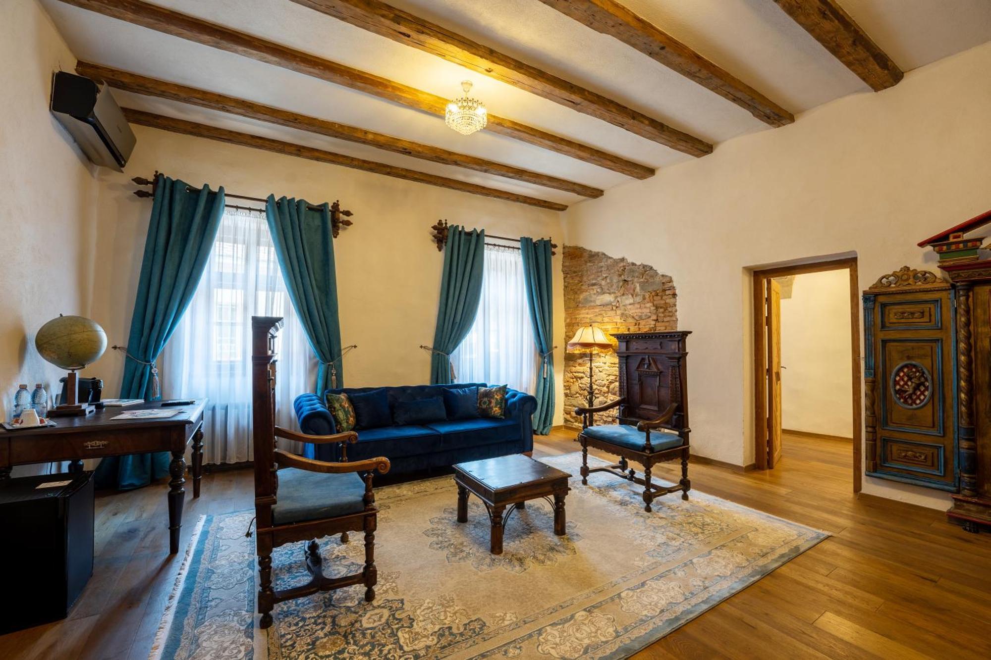 The Throne - M Museum Hotel Сигишоара Экстерьер фото