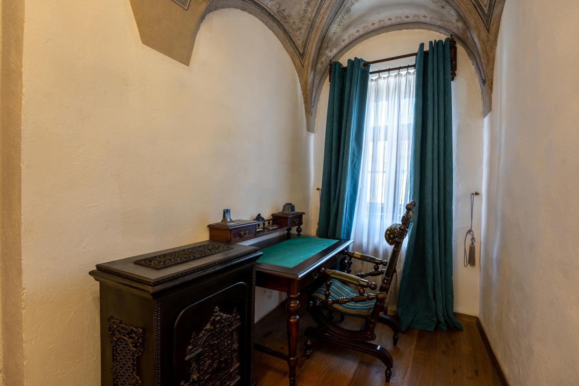 The Throne - M Museum Hotel Сигишоара Экстерьер фото