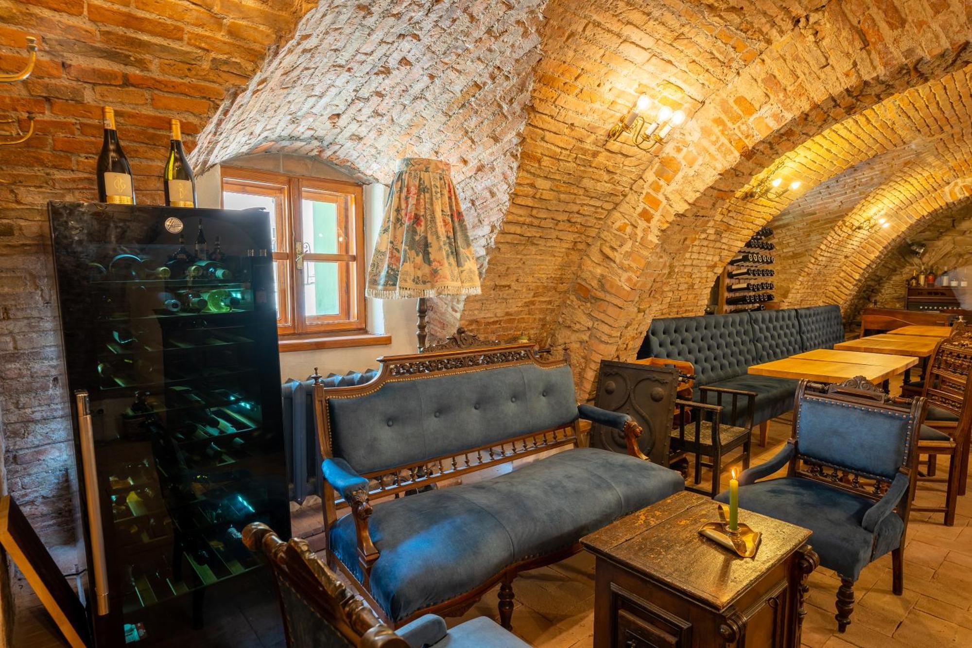 The Throne - M Museum Hotel Сигишоара Экстерьер фото